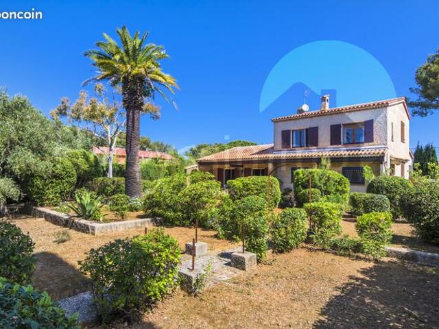 Propriété 4 pièces 151 m²