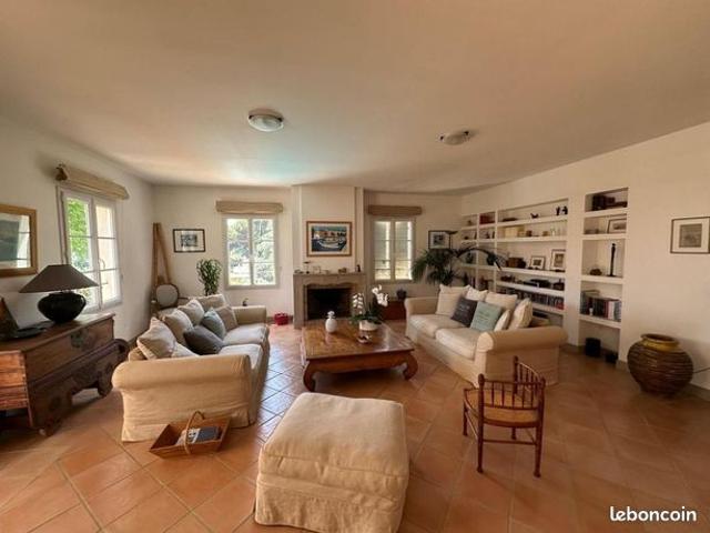 Propriété 4 pièces 165 m²
