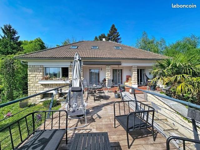 Propriété 4 pièces 165 m²