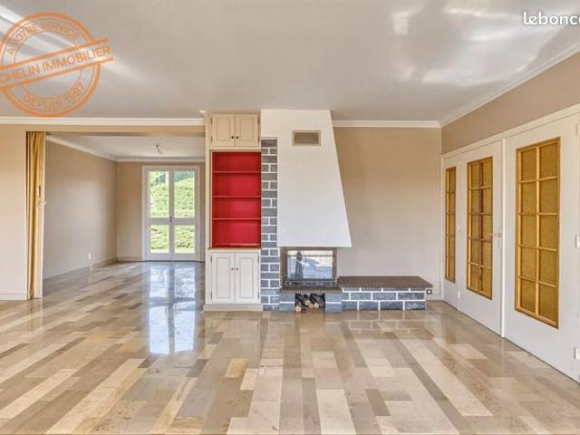 Propriété 4 pièces 165 m²