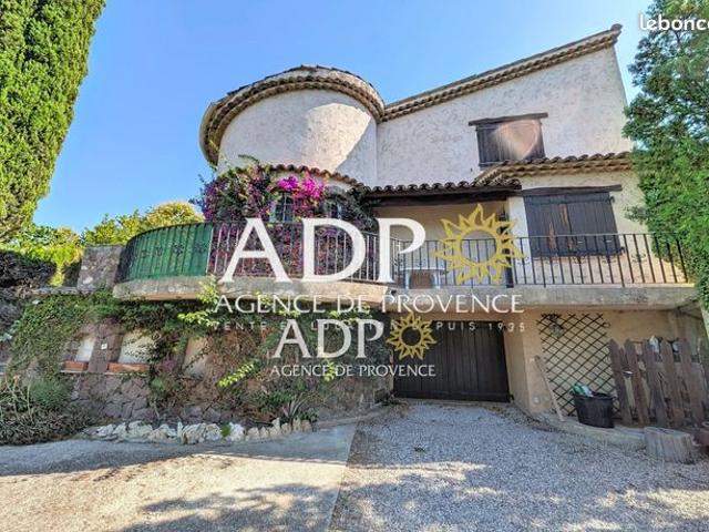 Propriété 4 pièces 165 m²