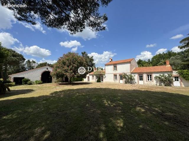 Propriété 4 pièces 166 m²