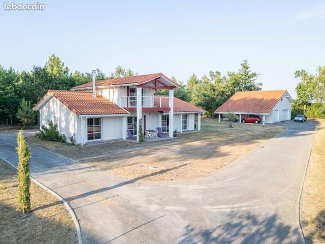 Propriété 4 pièces 160 m²