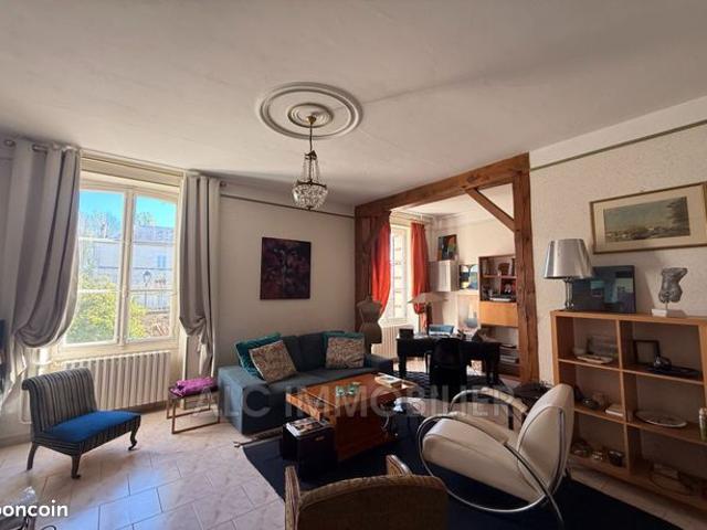 Propriété 4 pièces 161 m²
