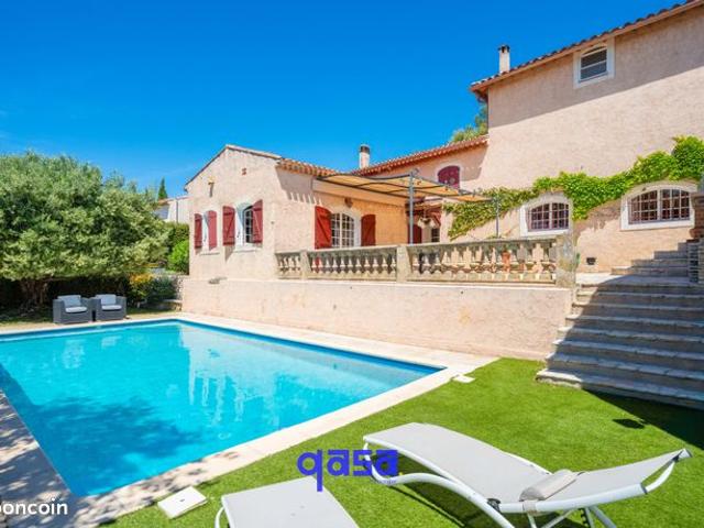 Propriété 4 pièces 161 m²