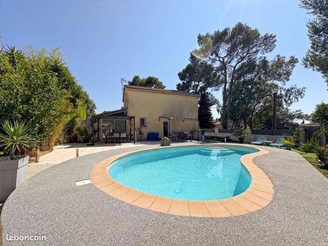 Propriété 4 pièces 163 m²