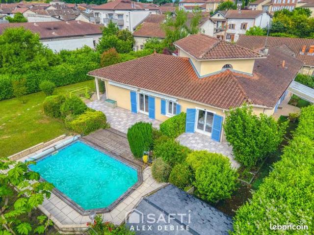 Propriété 4 pièces 174 m²
