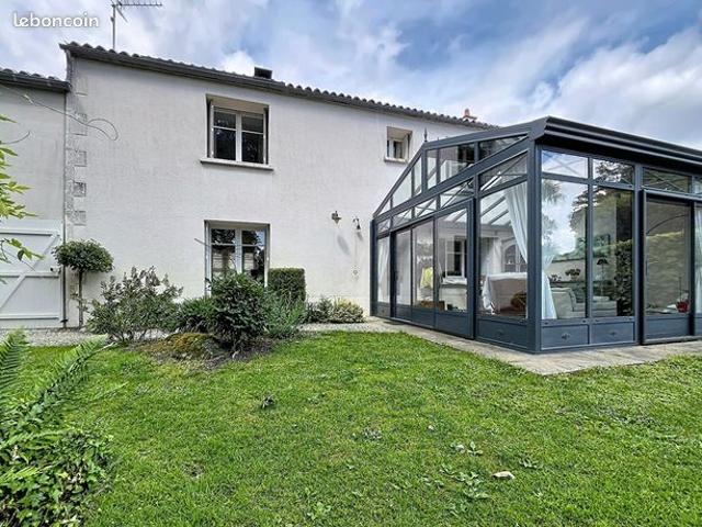 Propriété 4 pièces 174 m²