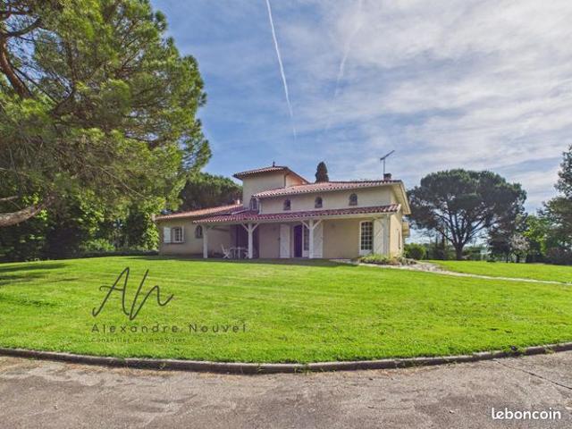 Propriété 4 pièces 171 m²