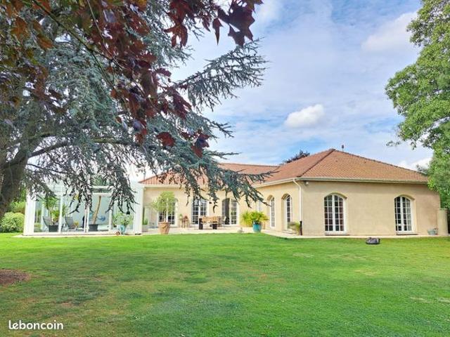 Propriété 4 pièces 171 m²