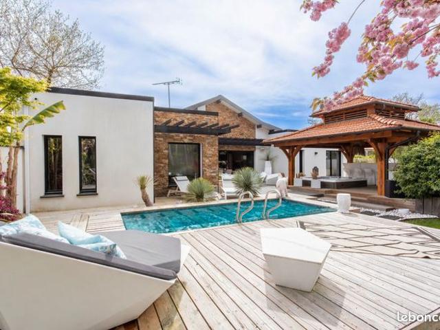 Propriété 4 pièces 171 m²
