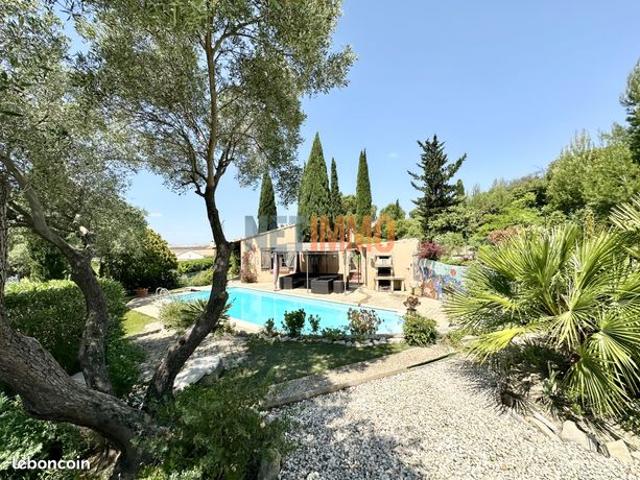 Propriété 4 pièces 173 m²