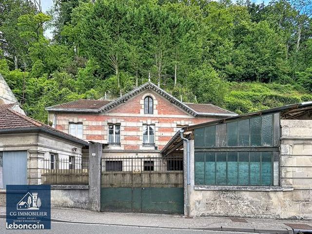 Propriété 4 pièces 180 m²