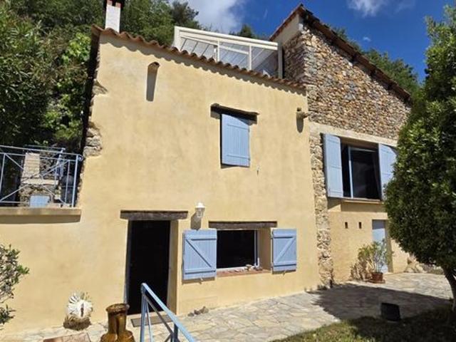 Propriété 4 pièces 180 m²