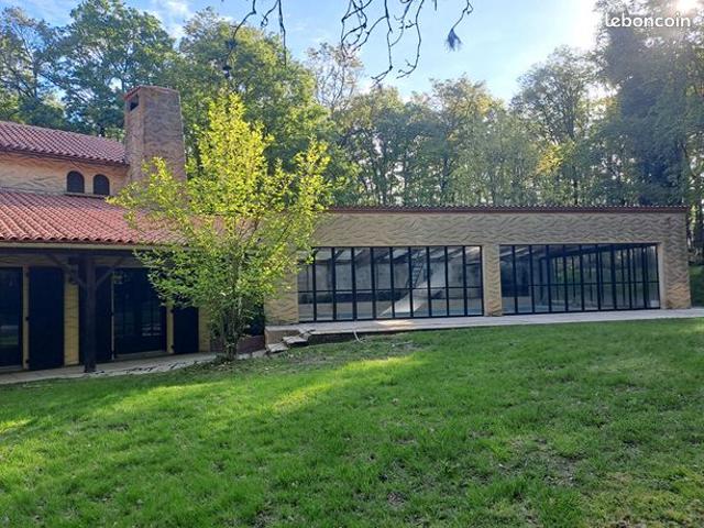 Propriété 4 pièces 181 m²