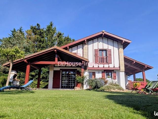 Propriété 4 pièces 181 m²