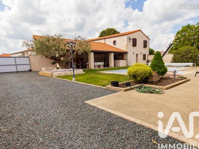 Propriété 4 pièces 192 m²