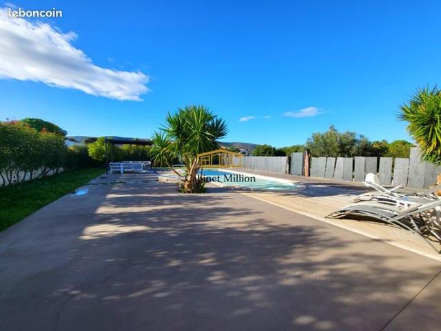 Propriété 4 pièces 210 m²