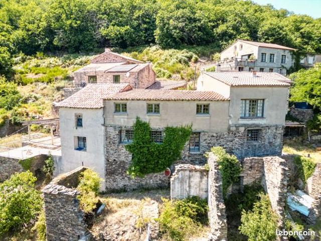 Propriété 4 pièces 234 m²