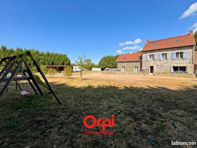 Propriété 4 pièces 240 m²