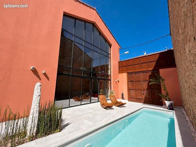 Propriété 4 pièces 275 m²