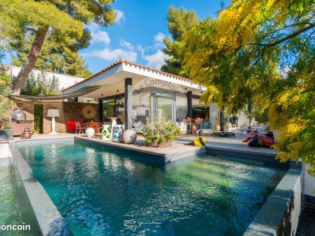 Propriété 4 pièces 350 m²