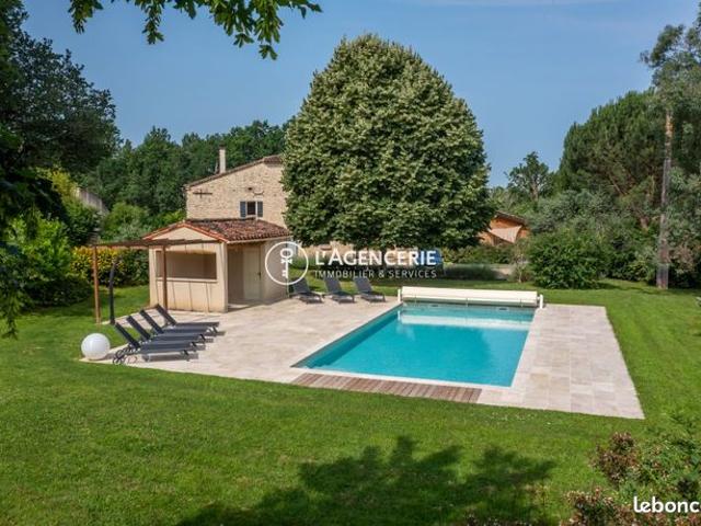 Propriété 4 pièces 430 m²