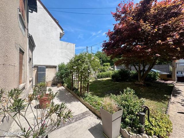 Propriété 4 pièces 65 m²
