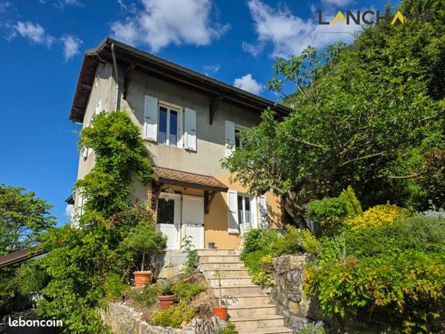 Propriété 4 pièces 84 m²