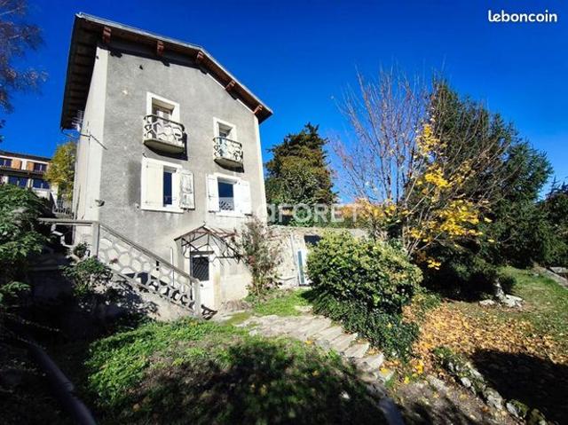Propriété 4 pièces 85 m²