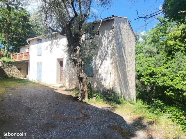 Propriété 4 pièces 90 m²