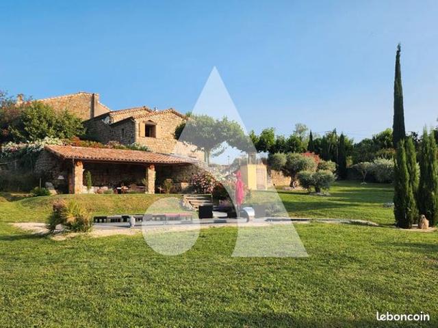 Propriété 4 pièces 93 m²