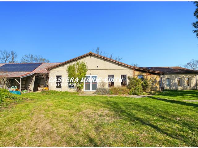 Propriété 500 M² habitables 26 PIECES 12 Chambres avec vue Pyrénées à 6 minutes de Marciac – Maison, gîtes, salle Polyvalente d’événements, cabinet de praticien, Prairies et dépendance
