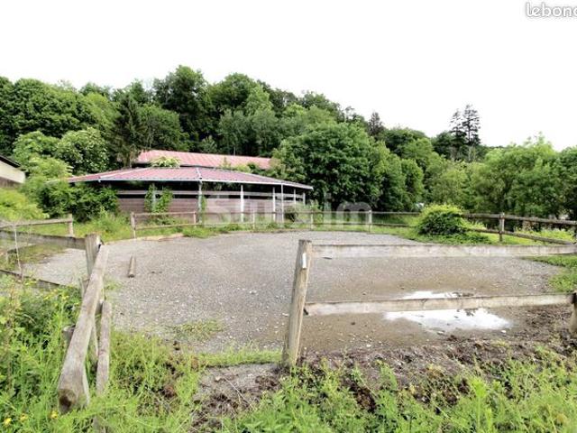 Propriété 50 pièces 2400 m²