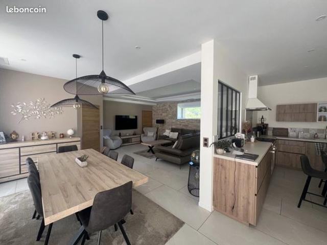Propriété 50 pièces 260 m²