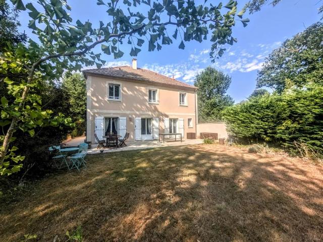 Propriété 5 chambres / 830 m² de terrain