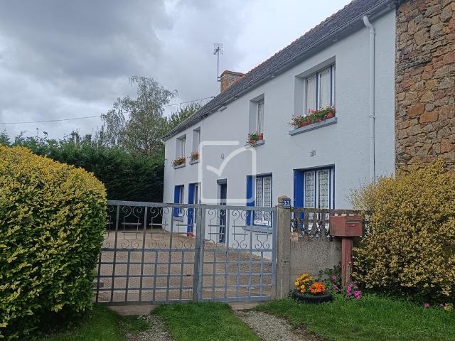 Propriété individuelle 5 chambres, 1500 m2 de terrain, en campagne Néant sur Yvel