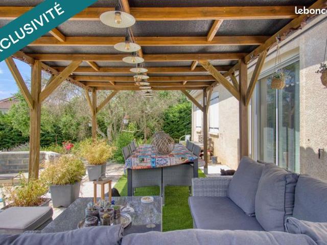 Propriété 5 pièces 104 m²