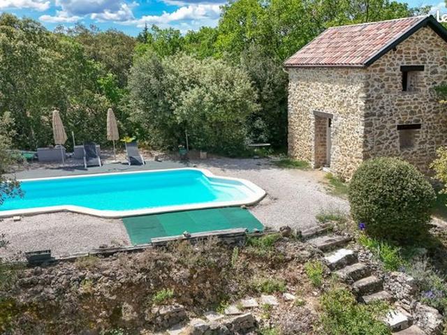 Propriété 5 pièces 105 m²