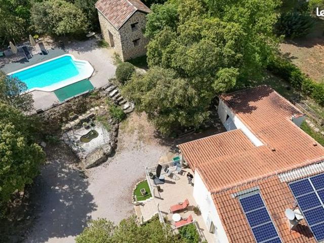 Propriété 5 pièces 105 m²