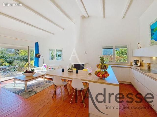 Propriété 5 pièces 121 m²