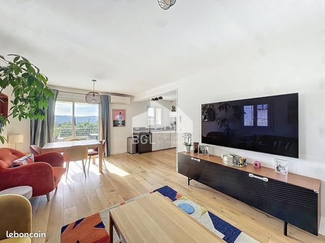 Propriété 5 pièces 102 m²