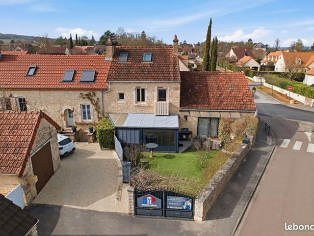 Propriété 9 pièces 196 m²