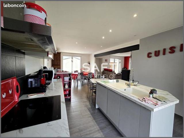 Propriété 5 pièces 112 m²