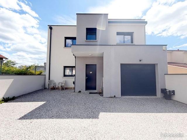 Propriété 5 pièces 125 m²