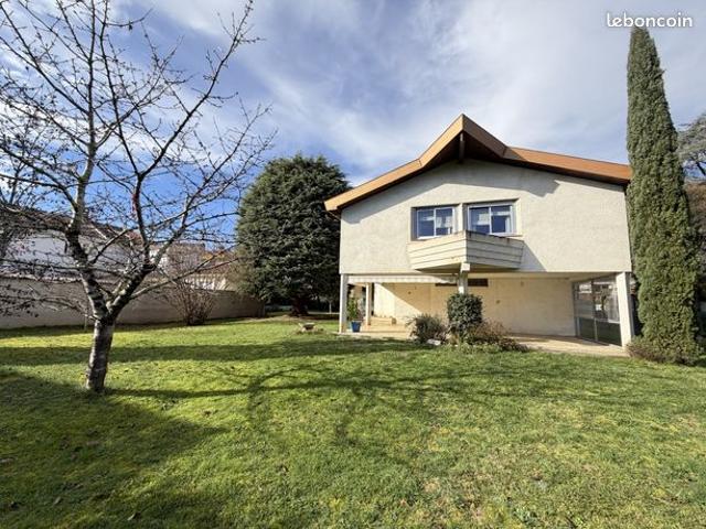 Propriété 5 pièces 125 m²
