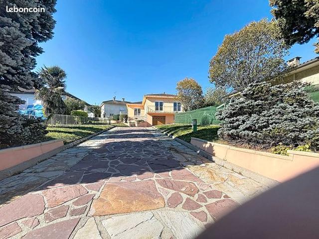 Propriété 5 pièces 126 m²