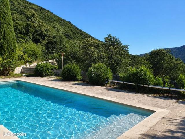 Propriété 5 pièces 127 m²