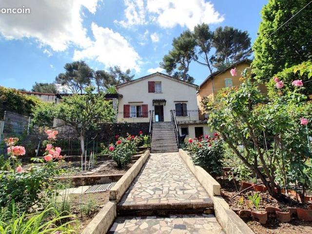Propriété 5 pièces 120 m²