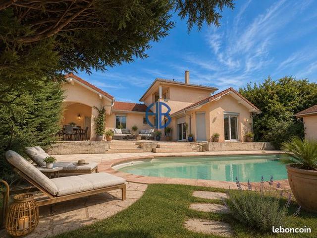 Propriété 5 pièces 120 m²